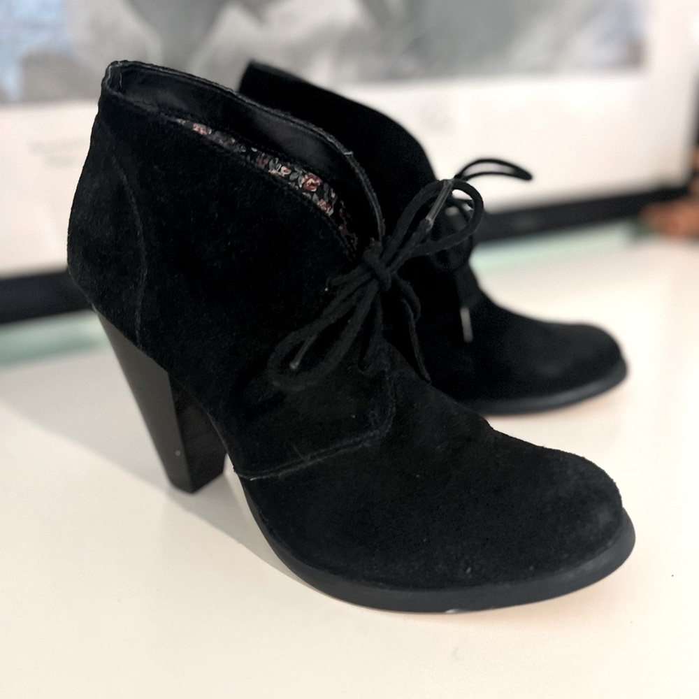 Seychelles Genuine Leather Lace-up Bootie l Color Black l Size 8.5
